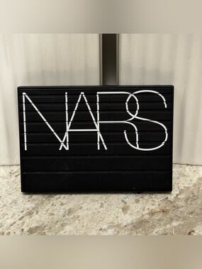 NARS Extreme Effects Eyeshadow Palette